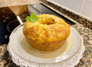 Una foto de Pastel salado con calabaza y jamón. (Salty cake with pumpkin and han)
