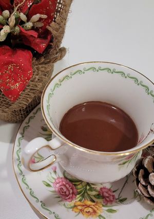 Una foto de Chocolate a la taza Navideño,Marisa