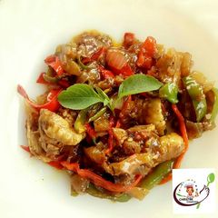 A picture of Stir fried chicken stew.