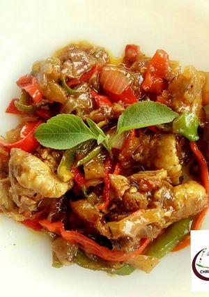 A picture of Stir fried chicken stew.