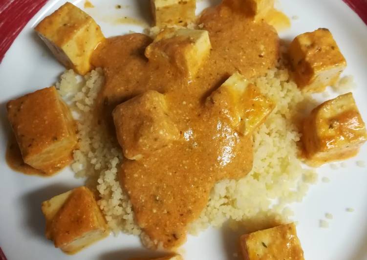 Tofu a la paella con cuscús