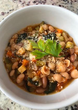 Una foto de Sopita minestrone 2 vegana