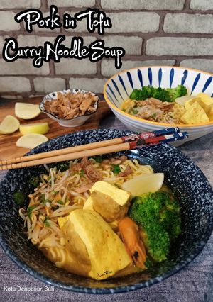 Foto resep Pork in tofu curry noodle soup