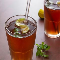 A picture of Happy Hour 5: Sparkling Vodka Cranberry.