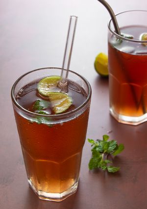 A picture of Happy Hour 5: Sparkling Vodka Cranberry.