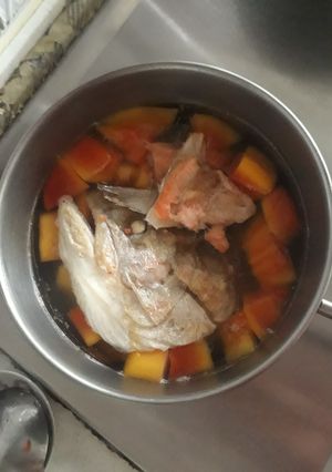 Foto resep Sup kepala ikan salmon dan pepaya