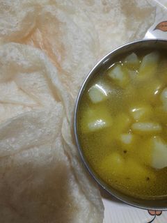 লুচি সাদা আলুর তরকারি (Luchi sada aloor tarkari recipe in Bengali) রেসিপির প্রধান ছবি