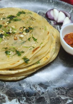 A picture of Coriander Garlic Lachha Paratha.