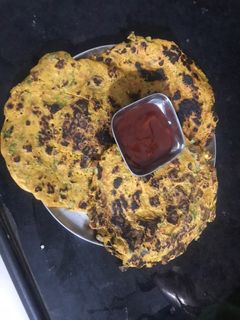 ચણા ના લોટ ના ચીલા (Besan Chila Recipe in Gujarati) રેસીપી મુખ્ય ફોટો
