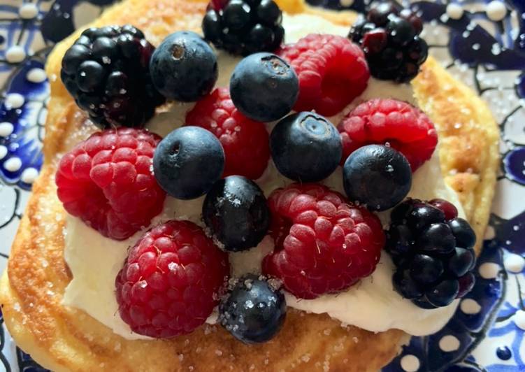 Hot Cakes Low Carb con Frutos Rojos