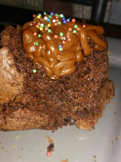 Una foto de Mini Budines de Chocolate Rellenos de Dulce de Leche!!! NAVIDEÑO