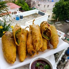 A picture of Mirchi pakoda.
