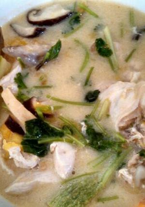 A picture of Tom kha gai (coconut chicken soup) 泰式椰奶鸡汤.