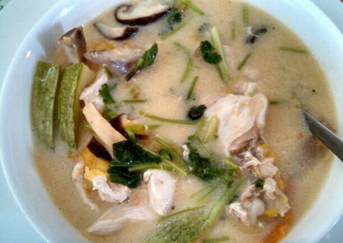 Recipe of Speedy Tom kha gai (coconut chicken soup) 泰式椰奶鸡汤