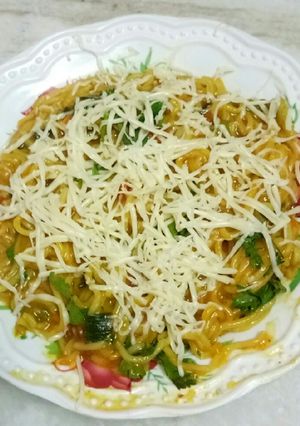 ચીઝ મેગી(Cheese Maggi Recipe IN Gujarati) રેસીપી મુખ્ય ફોટો