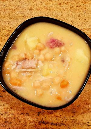 Foto principal de Cocido de Patatas y Garbanzos Monsieur Cuisine