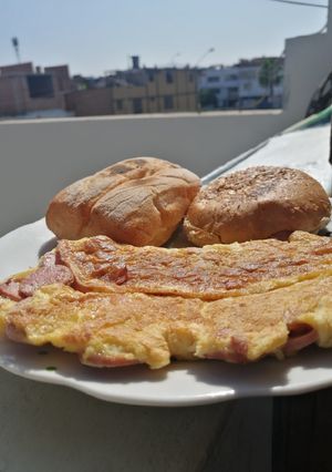 Una foto de Omelette de hot dog en cuarentena
