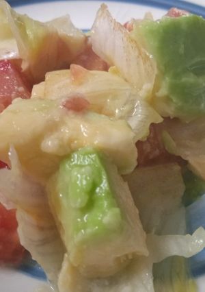 Una foto de Ensalada de palta (aguacate)