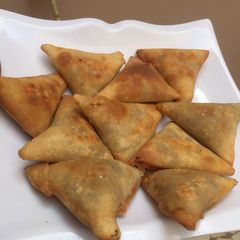 A picture of Pastry samosas.