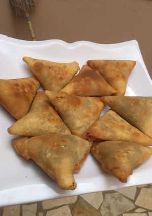 A picture of Pastry samosas.