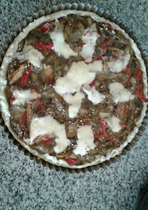Una foto de Tarta de berenjenas con masa casera