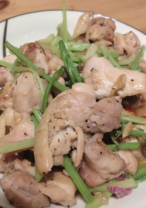 芹菜炒雞肉 的食譜成品照片
