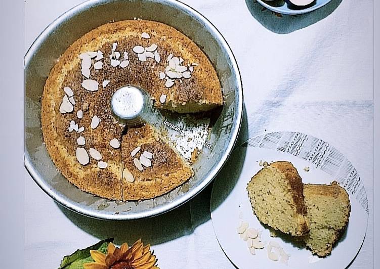 Ciambella mandorlata con cioccolato bianco