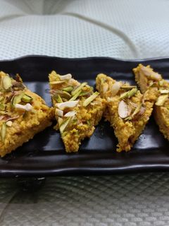 मावा बर्फी (mawa barfi recipe in Hindi) रेसिपी मुख्य फोटो