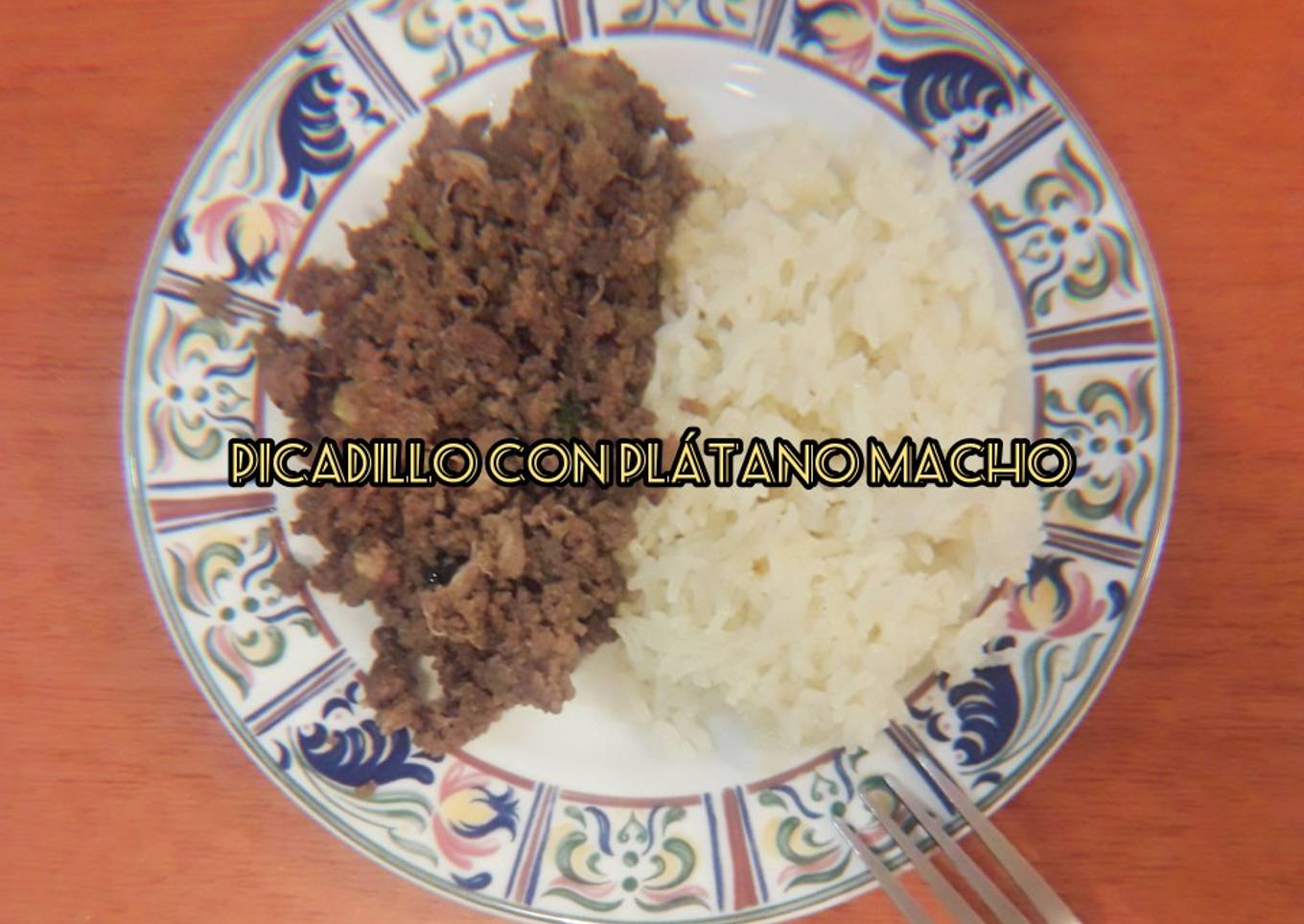 Picadillo con plátano macho