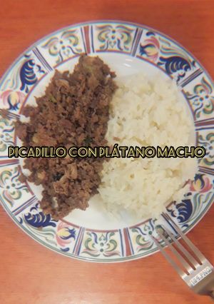 Una foto de Picadillo con plátano macho
