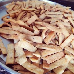 A picture of Namkeen saken (namakpaare).