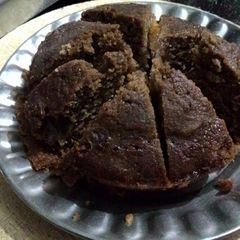 A picture of Chocolate & burbun biscuits cake.