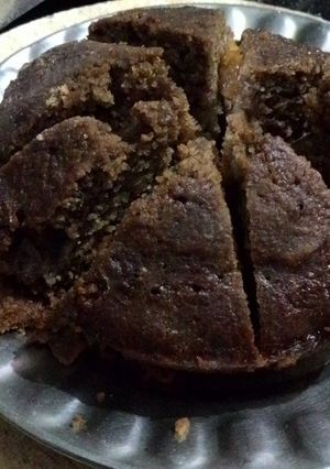 A picture of Chocolate & burbun biscuits cake.