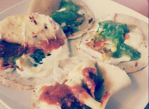 Una foto de HU3RAz♡Quesadillas de Flor de Calabaza