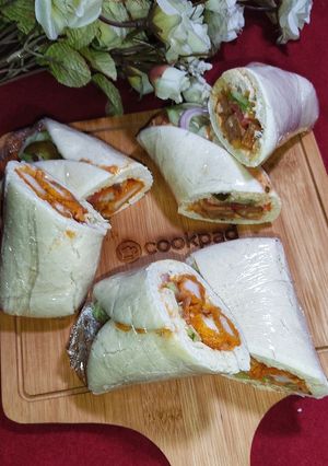 A picture of Chicken Pita Wraps 🫓🫓.