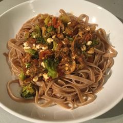 Whole grain pasta with broccoli A picture of Whole grain pasta with broccoli .