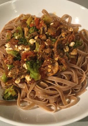 A picture of Whole grain pasta with broccoli .