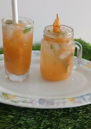 A picture of Peach mojito, refreshing cold drink.