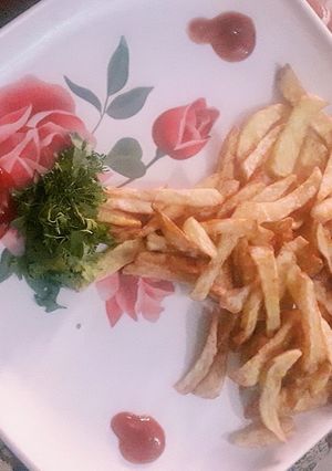 फ्रेंच फ्राइज (French fries recipe in Hindi) रेसिपी मुख्य फोटो