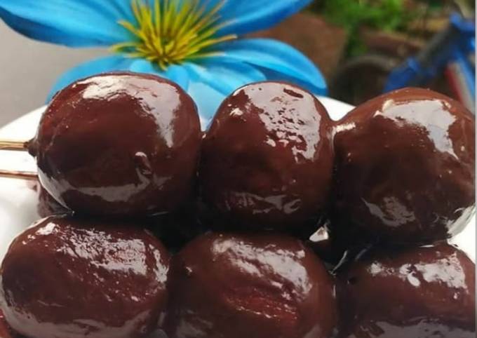 Bagaimana Menyiapkan Donat mini dengan saus coklat (tanpa telur,tanpa ulen,no mixer) yang Lezat Sekali