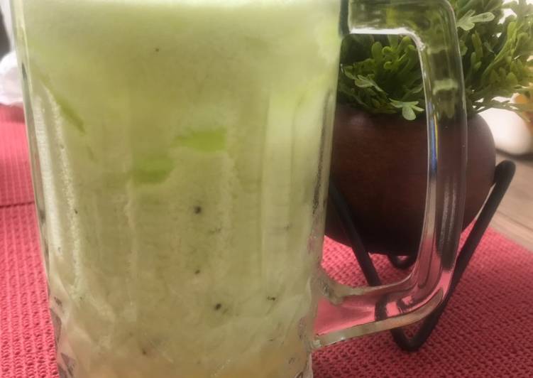 Bagaimana Menyiapkan Jus kiwi, Lezat Sekali