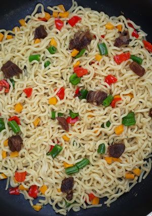 A picture of Beef Veggies Noodles.