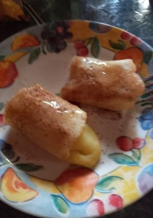 Una foto de Panqueques con manzanas. 🍎🍎🍎 de postre