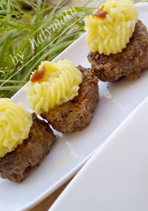 A picture of Meatball cuppies.