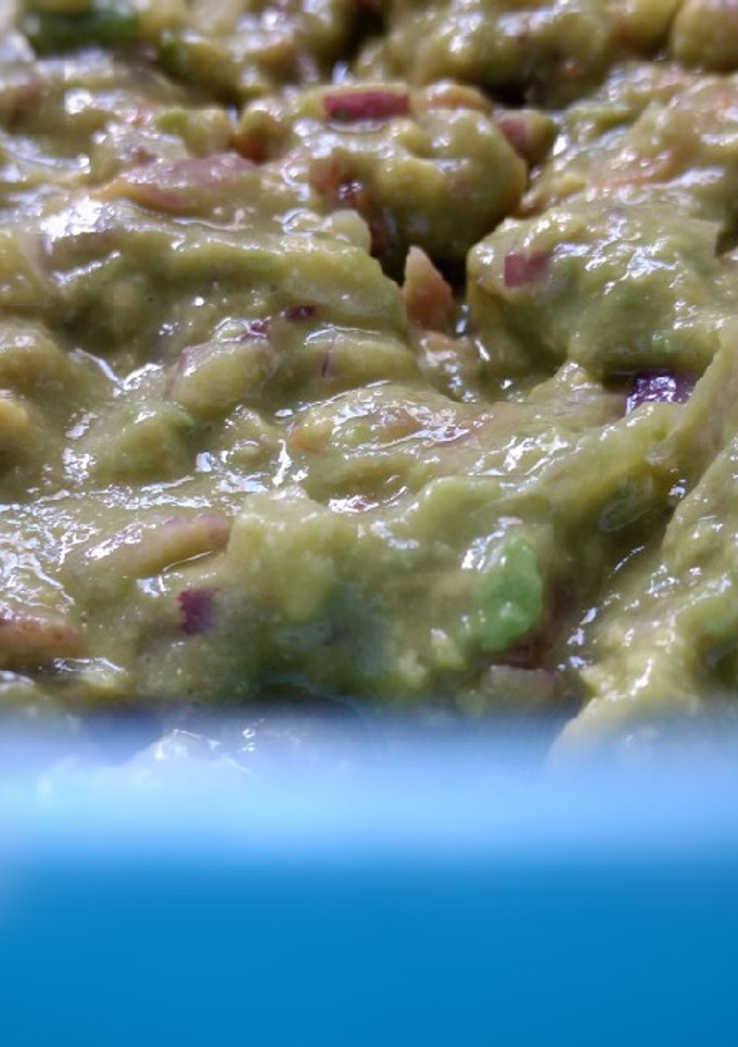 Una foto de Guacamole {Suave}