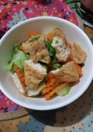 รูปของ ลวกผักกาดขาวปลี (Chinese Cabbage)แครอท เต้าหู้ขาว(ใบตอง)ทอด