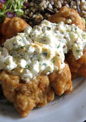 A picture of Sweet Sour Chicken with Tartar Sauce.