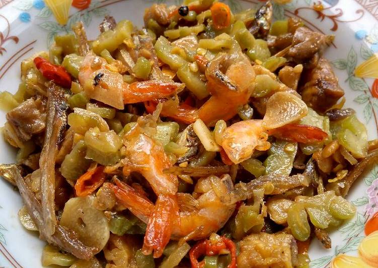 Tumis pare mix teri, udang dan tempe