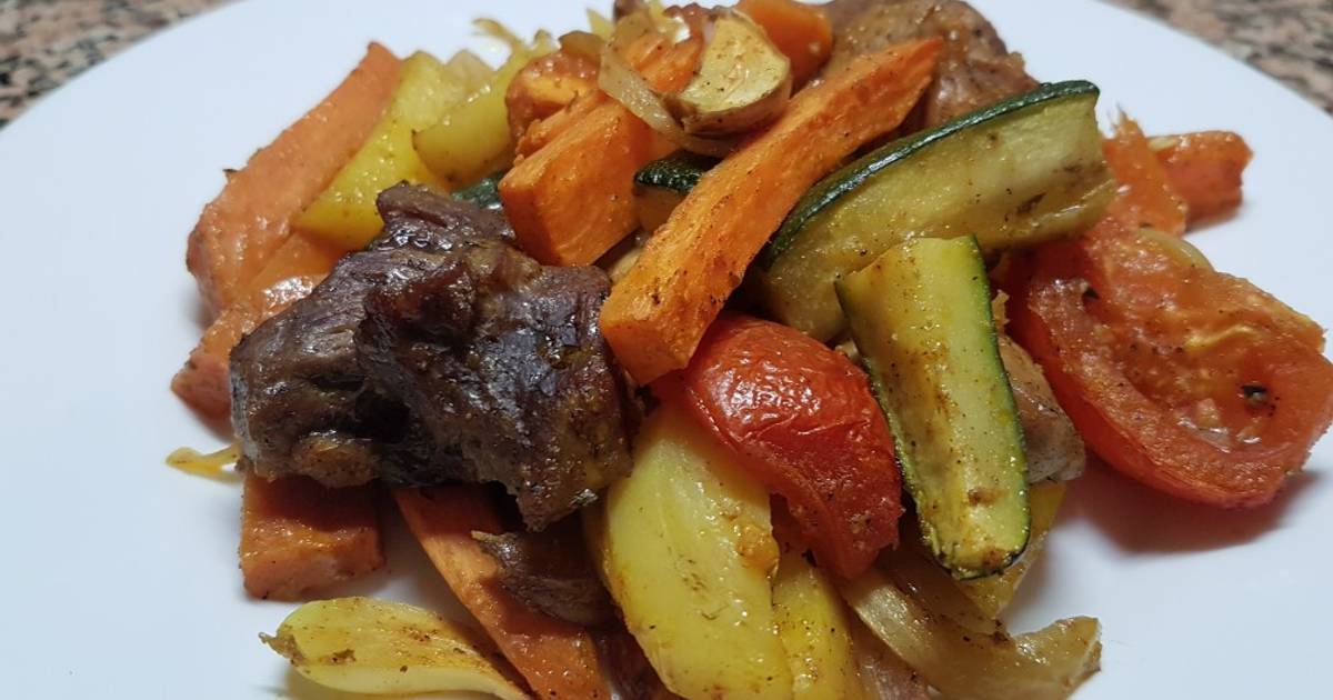 Рагу в духовке. Рагу в духовке с мясом. Свиное рагу в духовке. Свиное рагу с овощами в духовке.