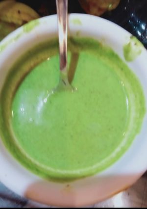 A picture of Hari chutney.